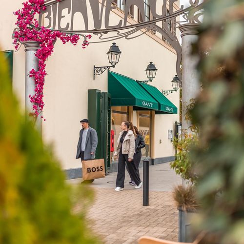 Shopping and food are the best therapy 🛍️

Rendez-vous de 10h à 19h pour une journée shopping 🫶 Notre centre sera fermé...